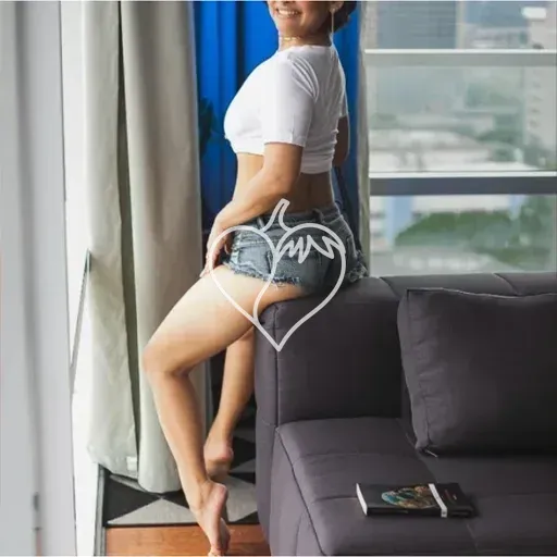 Layla Ravelli