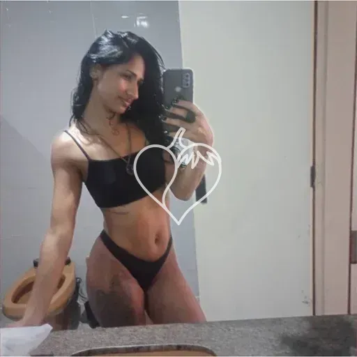 Capa de Camila Gomes