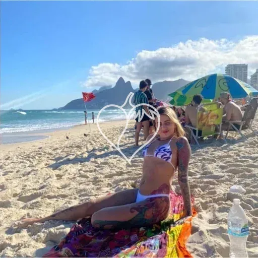Thays Oliveira