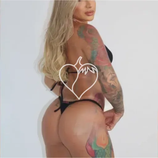 Thays Oliveira
