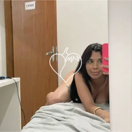 Capa de Rebeca Cabral