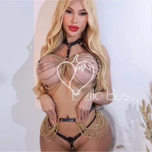 Bella Busty