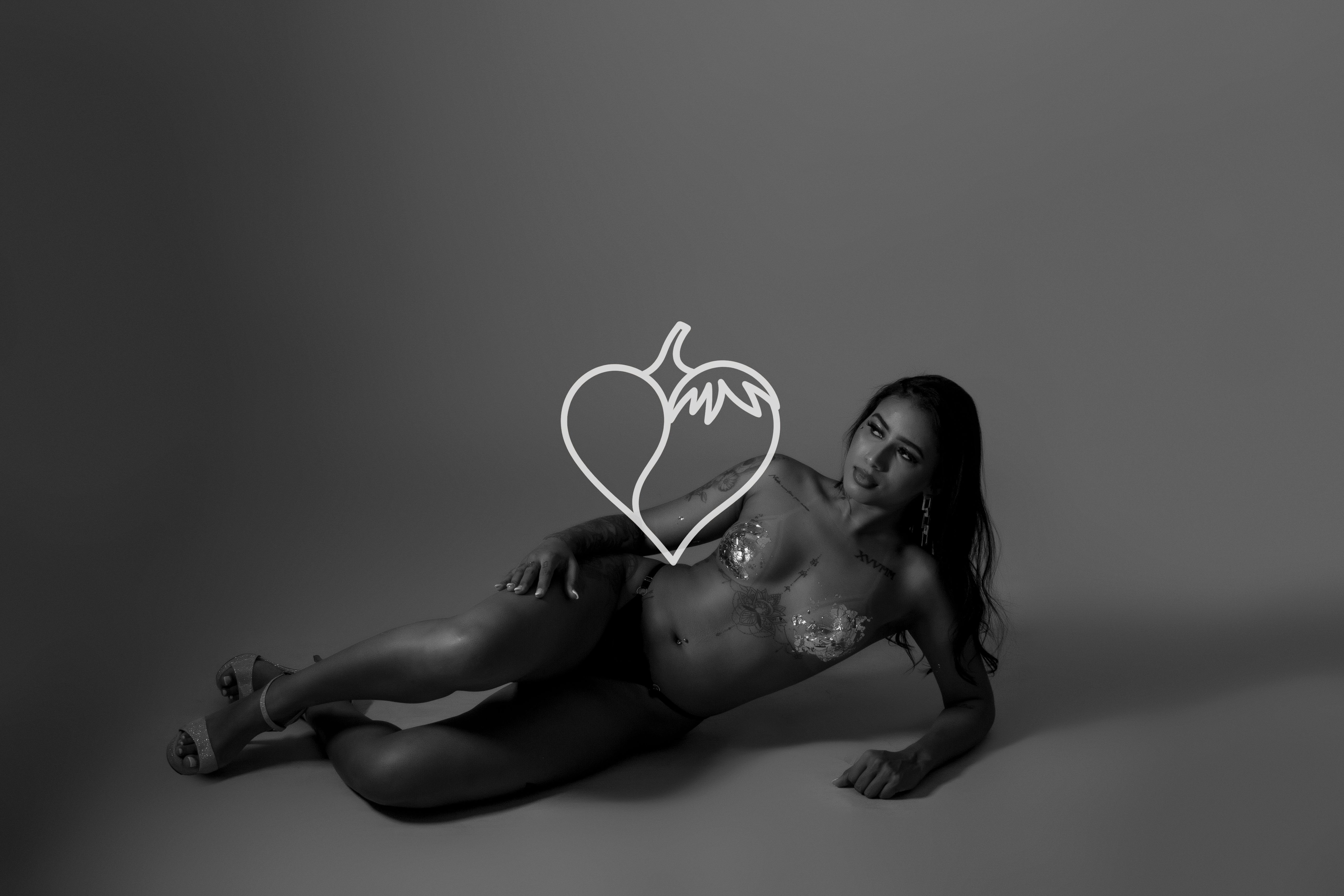 Foto de Acompanhante morena tatuada 