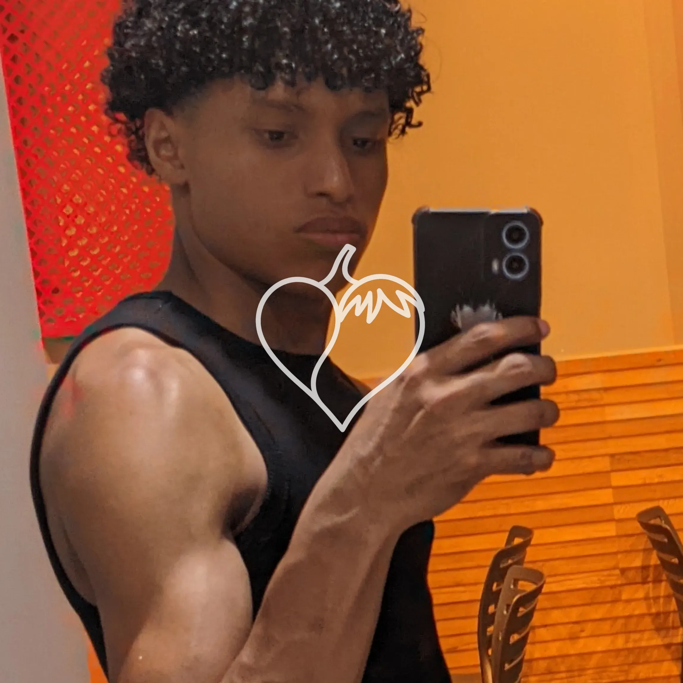 Acompanhante masculino discreto, educado e de boa presença. Ofereço companhia agradável, boa conversa e momentos especiais, sempre com respeito, sigilo e atenção aos detalhes. Ideal para encontros, jantares ou ocasiões especiais. 😉