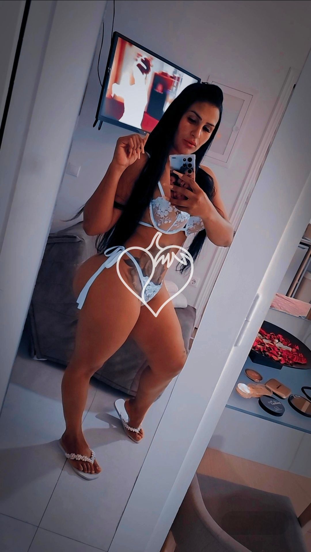 Diana, morena sexy, primeira vez anunciando 💋