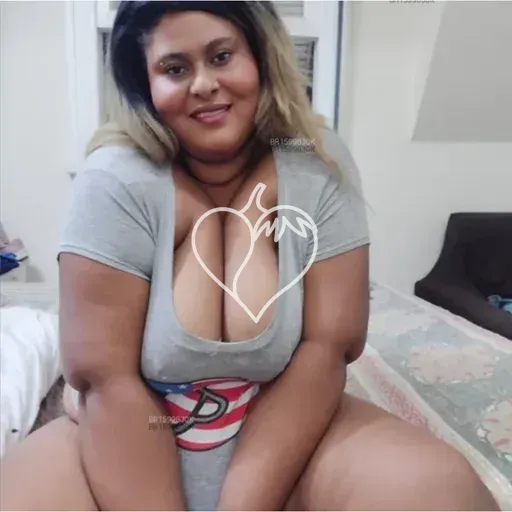 Capa de ju Curvy