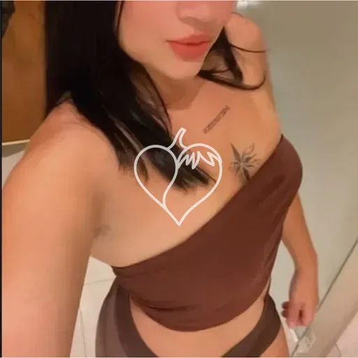 Emily Pamplona
